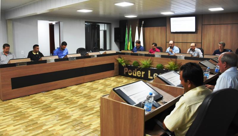 Plenário aprova lei que institui Semana de Conscientização da Educação Financeira